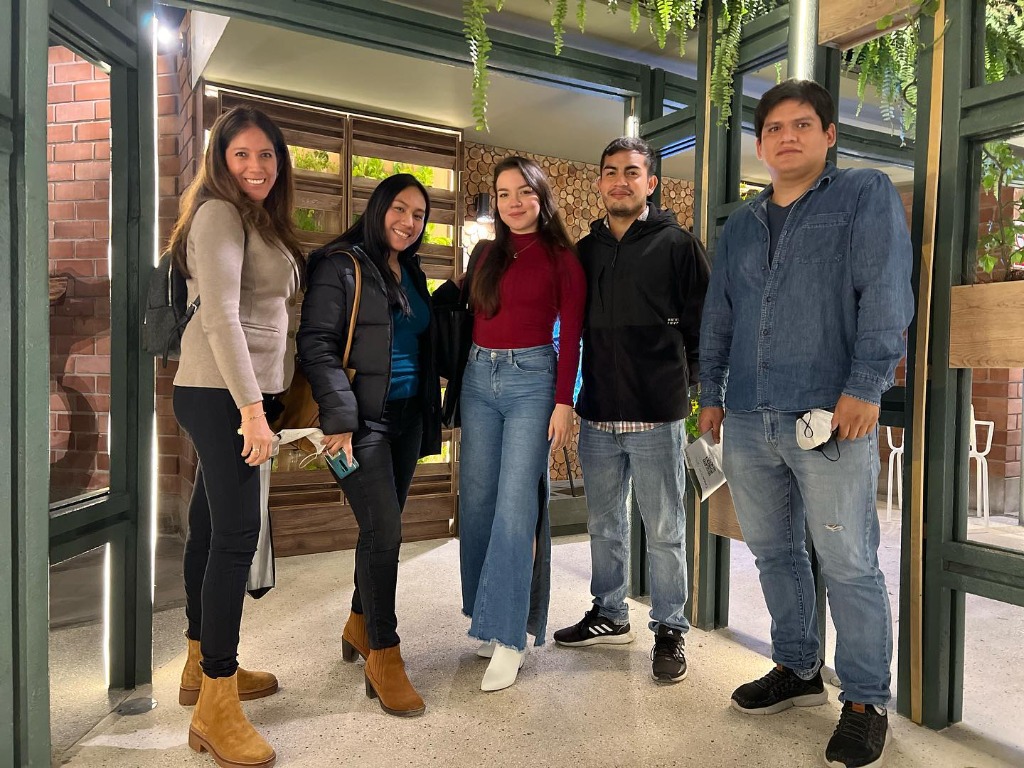 Equipo ARQ-D en visita de obra